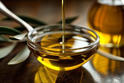 Les avantages insoupçonnés de l'huile d'olive enrichie de laurier pour optimiser votre santé